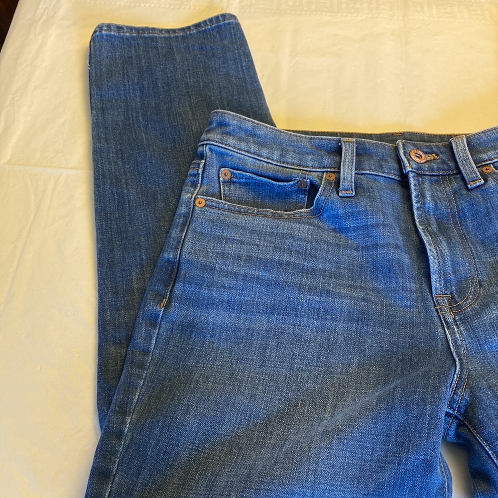Talbots Flawless High Waisted Straight Ankle Size 4  Medium Wash Slight Stretch